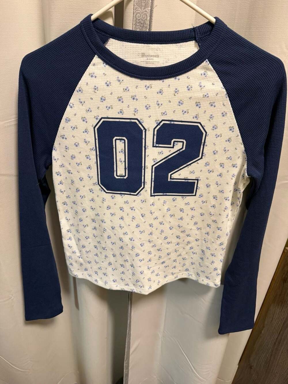 No Boundaries Floral Waffle Knit Raglan Shirt Size M (8-10)